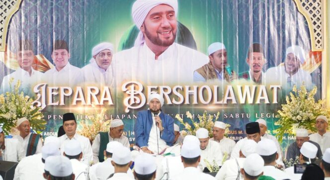 
					Jepara Berselawat Bersama Habib Syech, Pemkab Dorong Agenda Rutin Perkuat Syiar Islam