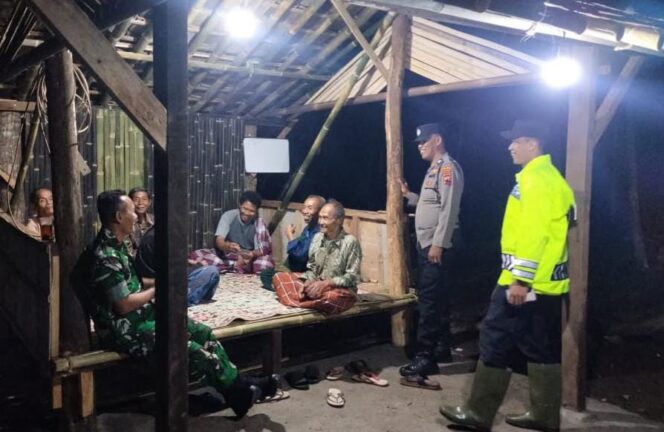 
					Dari Jalanan Hingga Permukiman, TNI-Polri Kawal Keamanan Jatisrono di Tengah Malam