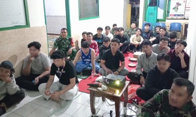 
					Koramil Tersono Jadi Pusat Nobar Piala Dunia 2026, Kebersamaan TNI dan Warga Makin Erat