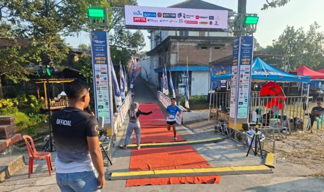 
					Trail Run Mekarsari 2026 Semarak, Ratusan Pelari Ikuti Lomba di Gladagsari dengan Pengamanan Ketat