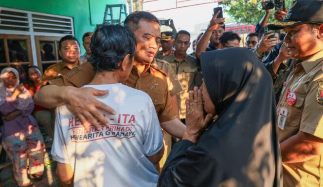 
					Siswa SD Meninggal Tertabrak Kereta di Semarang, Gubernur Luthfi Serahkan Santunan dan Ingatkan Disiplin di Perlintasan