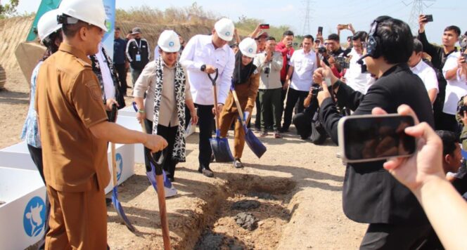 
					Ground Breaking Peternakan Sapi Perah Terpadu di Brebes, Target Produksi 180 Ribu Ton Susu per Tahun