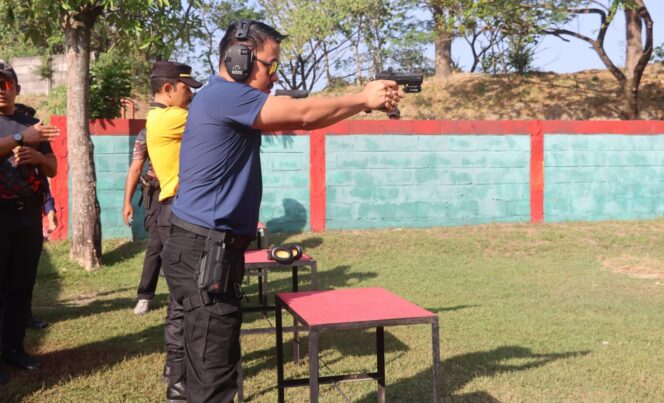 
					Polres Demak Asah Kemampuan Menembak Personel untuk Tingkatkan Profesionalisme