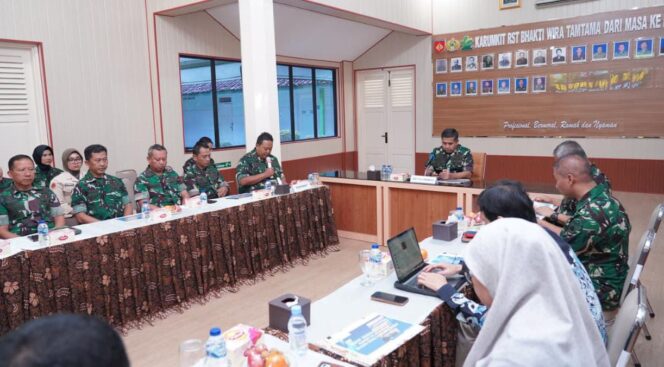 
					Kasdam IV/Diponegoro Pimpin Evaluasi Kinerja RST Bhakti Wira Tamtama, Perkuat Tata Kelola Pelayanan Kesehatan