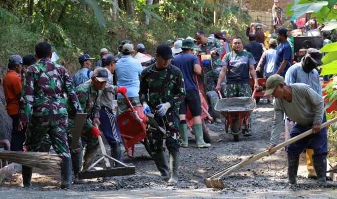 
					Dansatgas TMMD Tekankan Pentingnya Menjaga Kesehatan Selama Pengerjaan Program di Watuduwur