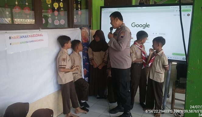 
					Polsek Adiwerna Gencarkan Edukasi Anti-Bullying, Ratusan Siswa SDN 1 Penarukan Diberi Pemahaman Sejak Dini