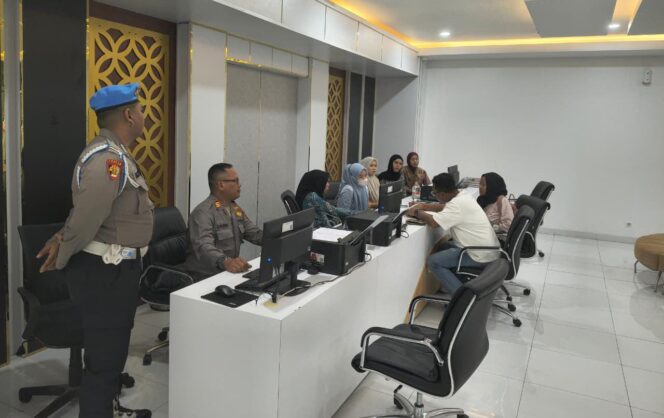 
					SPKT Polda Jateng Tingkatkan Kualitas Layanan, Masyarakat Apresiasi Pelayanan Cepat dan Transparan