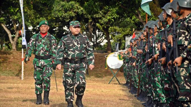 
					Asah Profesionalisme Prajurit, Kodam IV/Diponegoro Gelar Lomba Peleton Tangkas di Meteseh