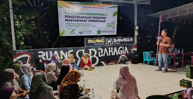 
					KWT Bidadari Semarang Perkuat Ketahanan Pangan Lewat Pelatihan Hidroponik dan Pemasaran Hasil Panen