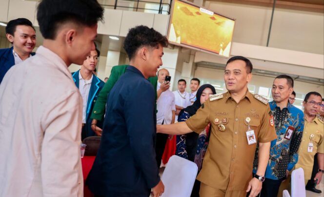 
					Buka Munas XIX BEM SI, Ahmad Luthfi Ajak Mahasiswa Aktif Mengawal Pembangunan Jawa Tengah