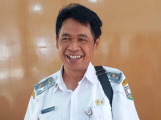 Kepala Diskominfo Kabupaten Semarang, Petrus Triyono memberikan keterangan kepada wartawan. (Foto: Heru S)