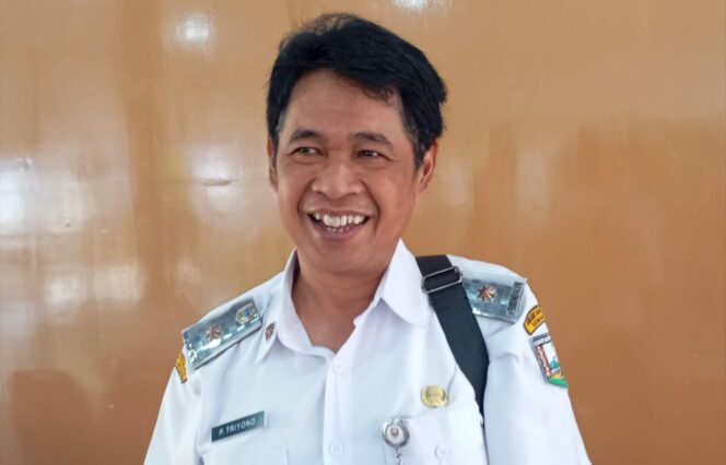 
					Kepala Diskominfo Kabupaten Semarang, Petrus Triyono memberikan keterangan kepada wartawan. (Foto: Heru S)