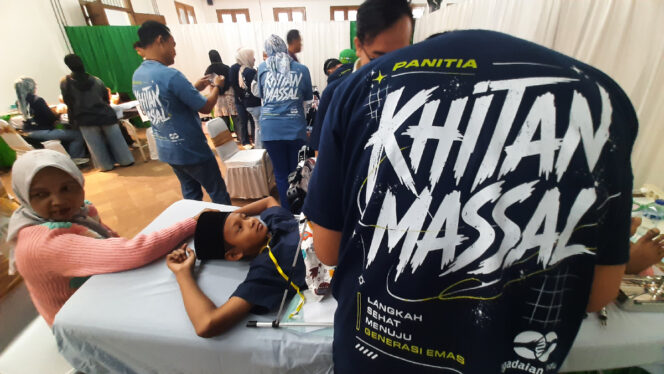 
					Sebanyak 230 anak di Semarang dan Salatiga mengikuti Khitan Massal Seru Pegadaian. Program CSR ini menghadirkan metode khitan modern
