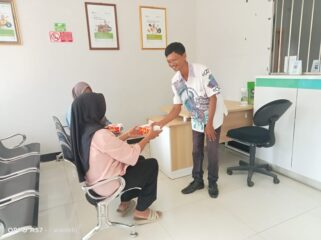 Pegadaian Jogoyudan kembali menunjukkan kepedulian sosial melalui Program Pegadaian Mengetuk Pintu Langit.