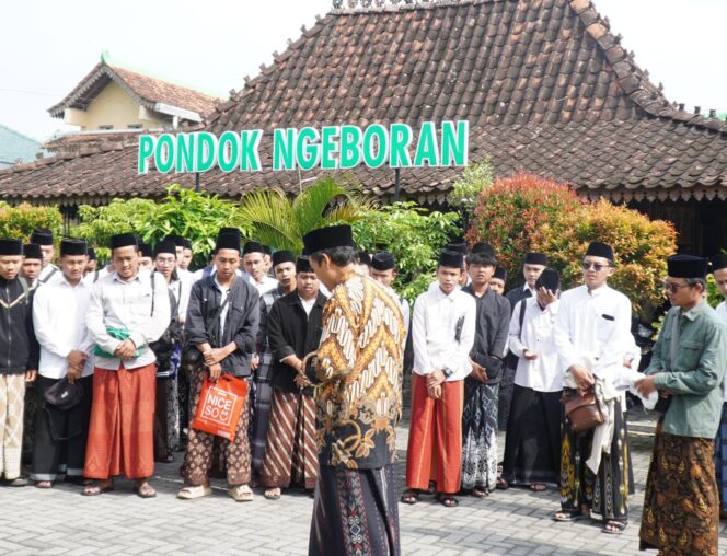 
					Santri Ponpes Al-Musthofa Ngeboran Berhasil Menjadi Peserta Terbaik untuk Mengikuti Bootcamp Antikorupsi Nasional SINTESIS KPK RI 2026