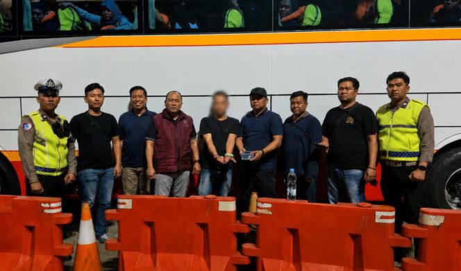 
					Polda Jateng Gagalkan Peredaran Sabu Lewat Bus Antarprovinsi, Kondektur Ditangkap di Gerbang Tol Banyumanik