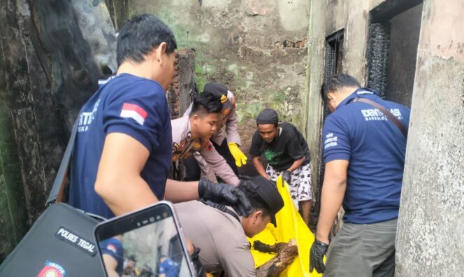 
					Rumah Terbakar di Dukuhturi, Polisi Selidiki Penyebab Kebakaran yang Tewaskan Satu Penghuni