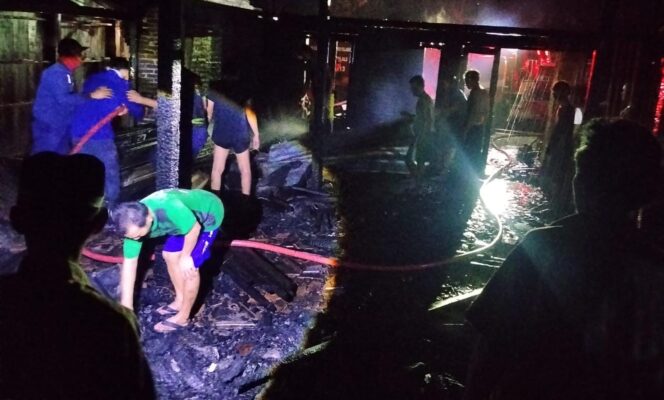 
					Diduga Berawal dari Lilin Saat Listrik Padam, Rumah Warga Wonosegoro Ludes Dilalap Api