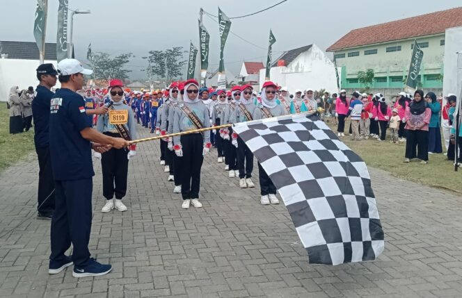 
					Semarak HUT Ke-81 RI, Pemdes Jatisawit Gelar Lomba Gerak Jalan, Libatkan 40 Regu Pelajar dan Masyarakat