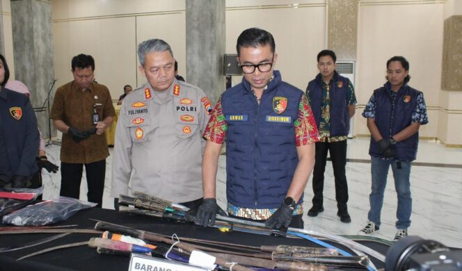 
					Tawuran Remaja di Mangkang Dibongkar Polda Jateng, Empat Tersangka Diamankan
