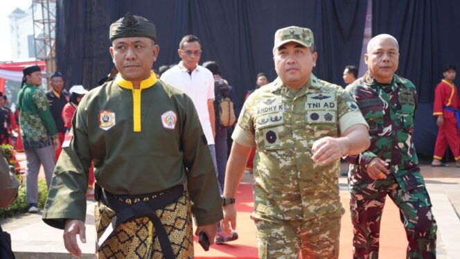 
					Kasdam IV/Diponegoro Hadiri Pembukaan Muktamar XVI Tapak Suci di Simpang Lima Semarang