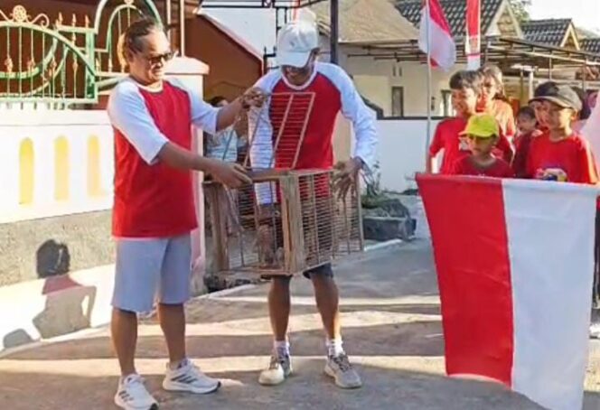 
					Rayakan HUT RI ke-81, Warga Manebet Tengaran Pilih Lepas Perkutut