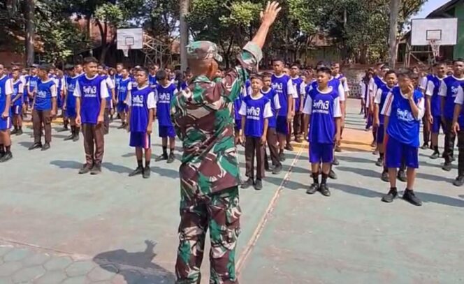 
					Babinsa Jatisrono Beri Pelatihan PBB dan Wawasan Kebangsaan bagi Pelajar
