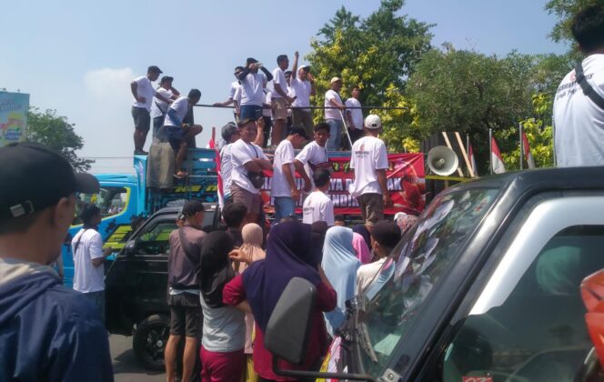 
					15 Ribu Ayam Gratis Dibagikan di Kendal, Peternak Sampaikan Lima Aspirasi kepada Pemerintah