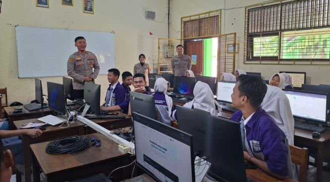 
					Polres Demak Bekali Pelajar SMK dengan Literasi AI, Tekankan Etika dan Cegah Hoaks