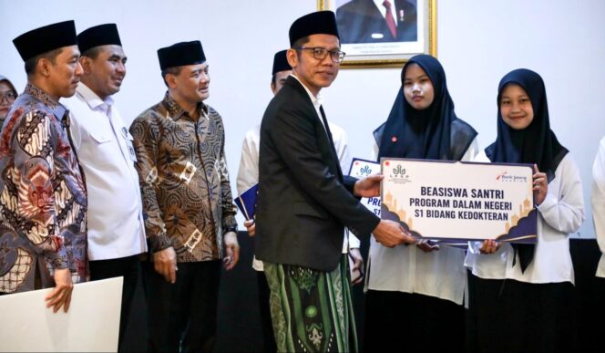 
					Beasiswa Pesantren Obah Antar Santri Jateng Menimba Ilmu ke Cina dan Mesir
