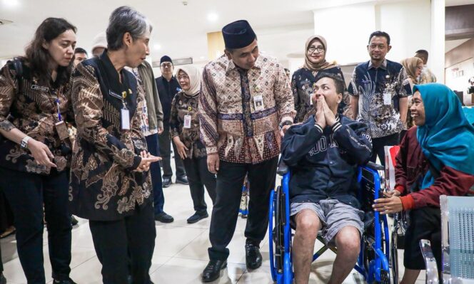 
					Gus Yasin Pantau Pelayanan RSUD Moewardi, Jalur Cepat Dinilai Mampu Atasi Antrean