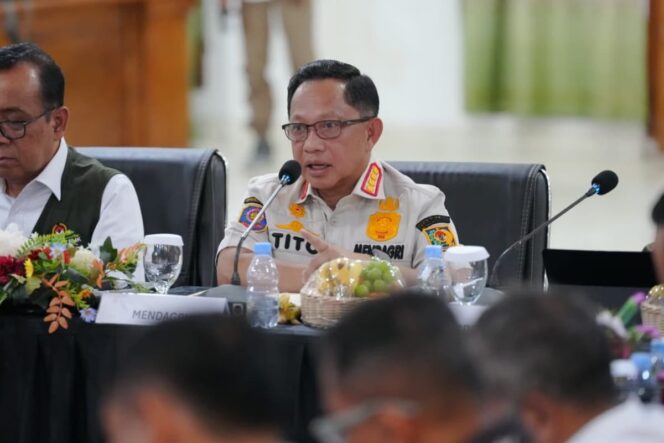
					Menteri Dalam Negeri, M Tito Karnavian 