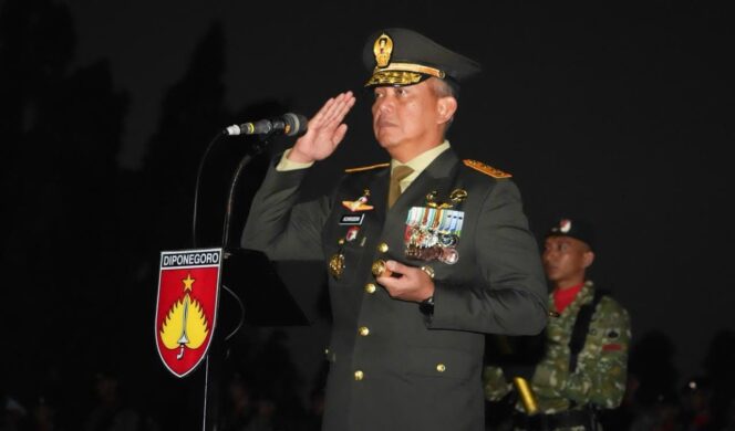 
					Pangdam IV/Diponegoro Pimpin Renungan Suci HUT ke-81 Kemerdekaan RI di Semarang