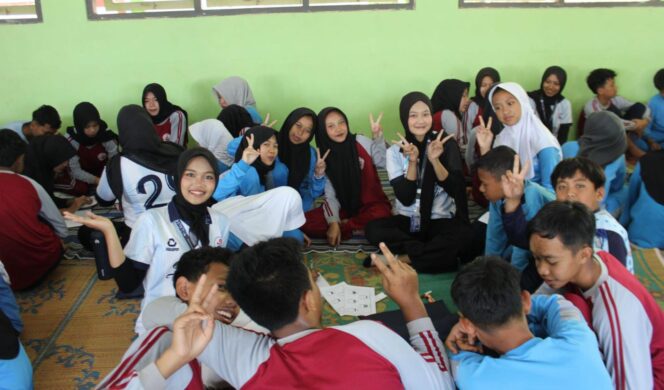 
					Panitia AKURAT#5 mendampingi dan memberikan pengarahan kepada siswa siswi SMP N 3 Ngargoyoso