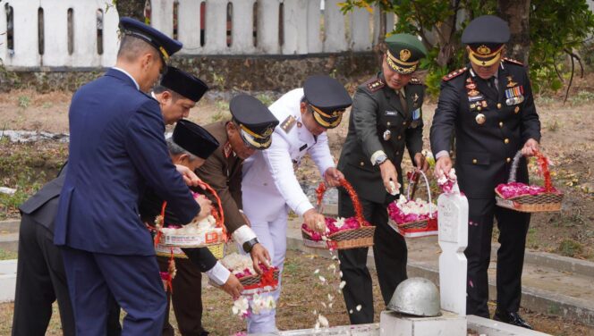 
					Ziarah Nasional HUT ke-81 RI, Kapolres Boyolali Ajak Teladani Pengorbanan Pahlawan
