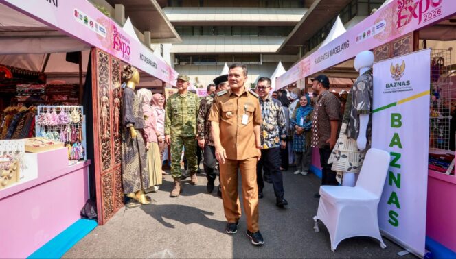 
					Halaman Kantor Gubernur Jateng Disulap Jadi Sentra UMKM, Ratusan Produk Dipamerkan