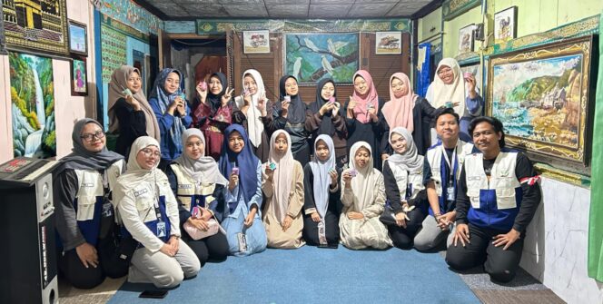 
					Praktikum PMI UIN Syarif Hidayatullah Jakarta, Jelantah Disulap Jadi Lilin Aromaterapi