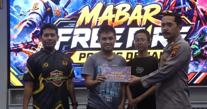 
					Polres Demak Dekatkan Polisi dengan Generasi Muda Lewat Turnamen Free Fire