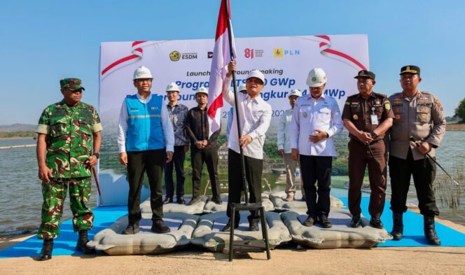 
					PLTS Terapung Gajah Mungkur Mulai Dibangun, Jateng Perkuat Transisi Energi Bersih