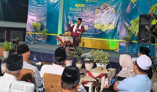 
					Kang Abik saat mengisi acara peringatan Maulid Nabi Muhammad SAW dan Muhadharah Ammah di Pondok Pesantren Darul Falah Besongo, Ngaliyan, Semarang, Senin (24/8/2026) malam