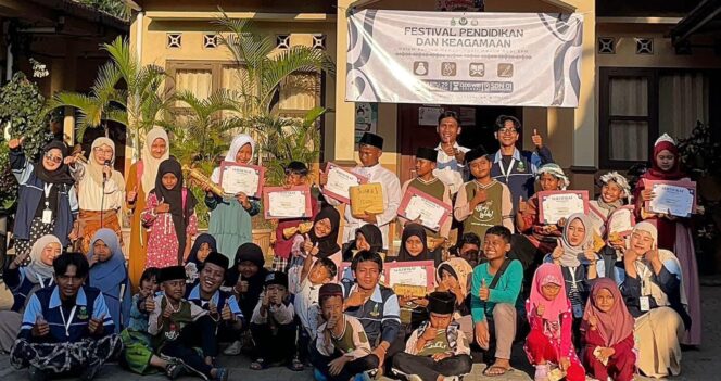 
					Rayakan Maulid Nabi, Mahasiswa KKN Ajak Generasi Muda Berprestasi Lewat Festival Pendidikan dan Keagamaan