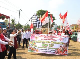 Wali Kota Semarang, Agustina Wilujeng Pramestuti, saat menghadiri karnaval budaya di Gunungpati, Minggu (30/8/2026).