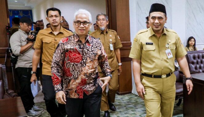 
					Wagub Taj Yasin Buka Pintu Pemeriksaan BPK, OPD Diminta Siapkan Data Secara Transparan