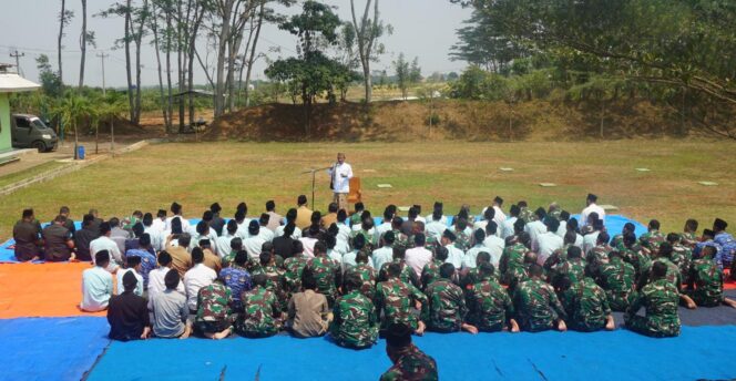 
					Kemarau Melanda, Kodim Batang Gelar Shalat Istisqa di Tengah Terik Matahari