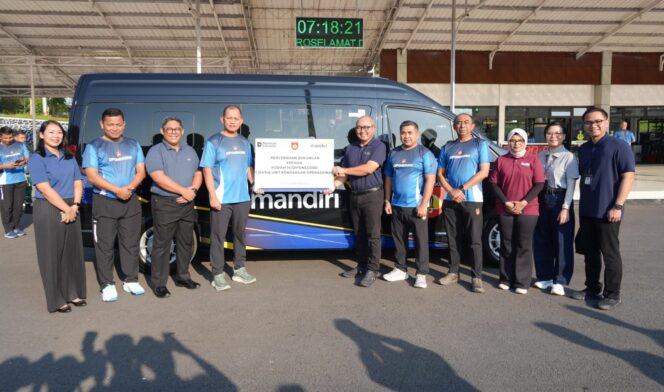 
					Bank Mandiri Serahkan Mobil Operasional untuk Dukung Mobilitas Kodam IV/Diponegoro