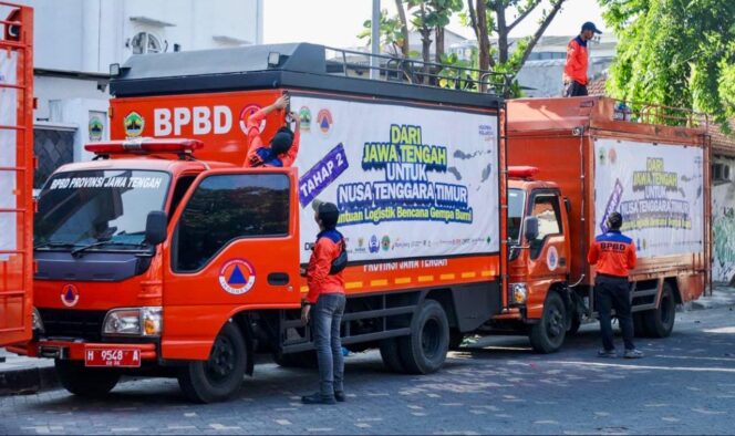 
					Lima Truk Logistik Jateng Kembali Dikirim untuk Korban Gempa NTT