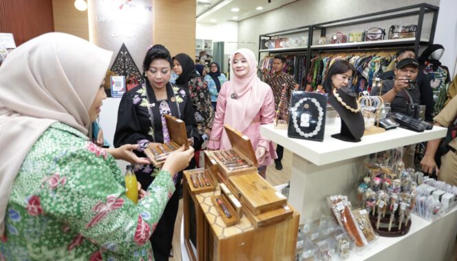 
					MTQ Nasional Jadi Peluang UMKM Jateng, UKM Jateng Corner Hadirkan Produk Lokal di Bandara