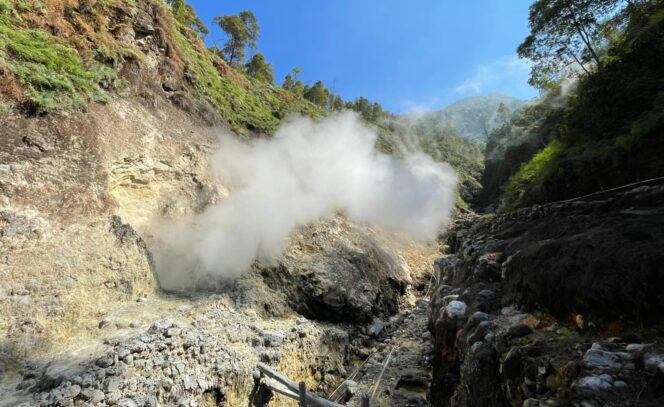 
					Pemprov Jateng Siap Tampung Aspirasi Warga soal Proyek Geothermal Gunung Ungaran