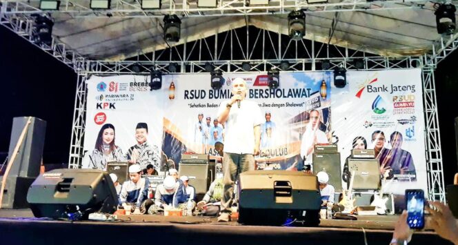 
					Malam Ketujuh GBF 2026, RSUD Bumiayu Bersholawat Bersama Hadroh Laskar Syifa’ul Qulub
