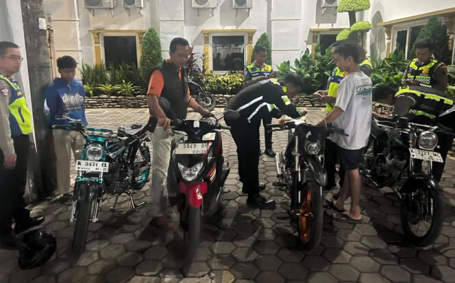
					Polisi Tindak Laporan Balap Liar di Kudus, 18 Sepeda Motor Diamankan